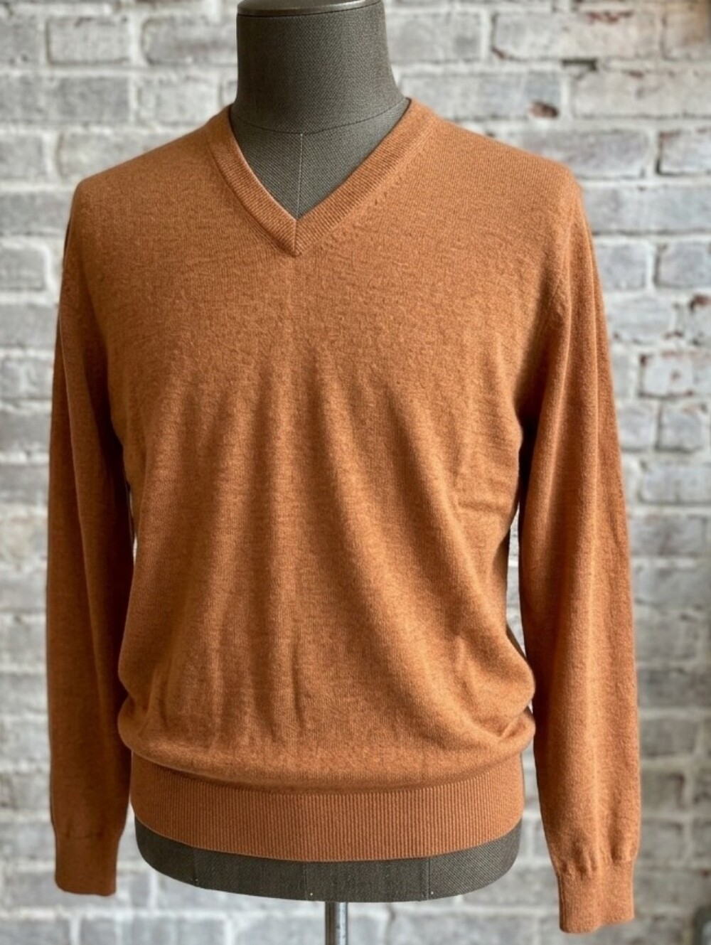 100 % Merino Wool Weatherproof Men's V-Neck Sweater in Rust Quiet Luxury Sz XXL